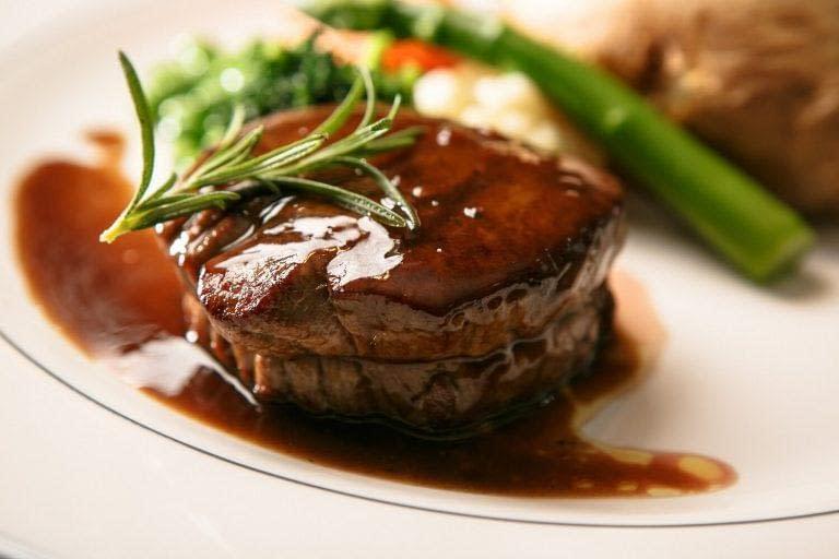 Tenderloin / Filet Mignon (17.99/lb) Johnson Natural Beef